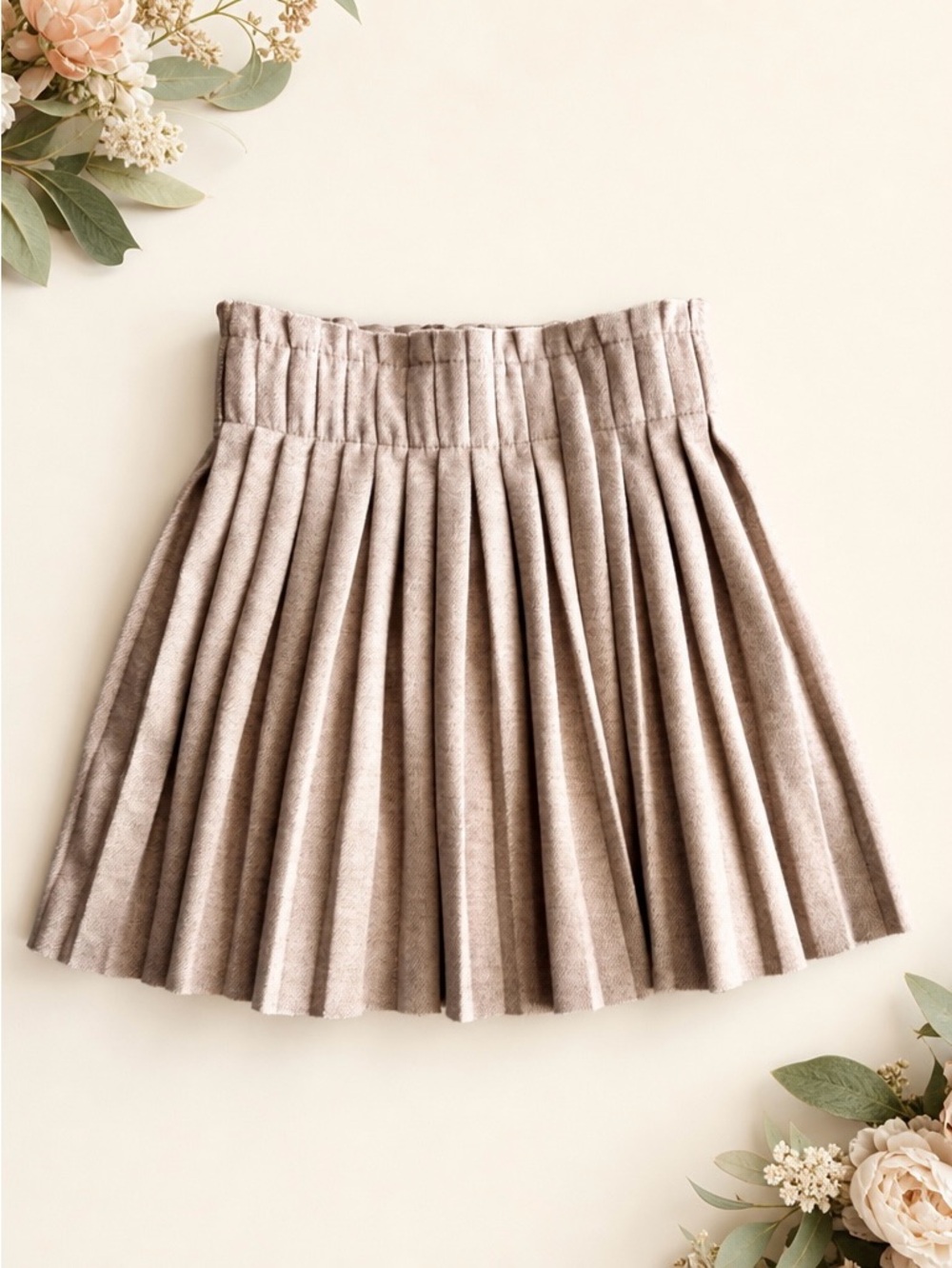 NWOT Mayoral Girls Taupe Pleated Skirt • Size 5 / 110 cm • European Boutique